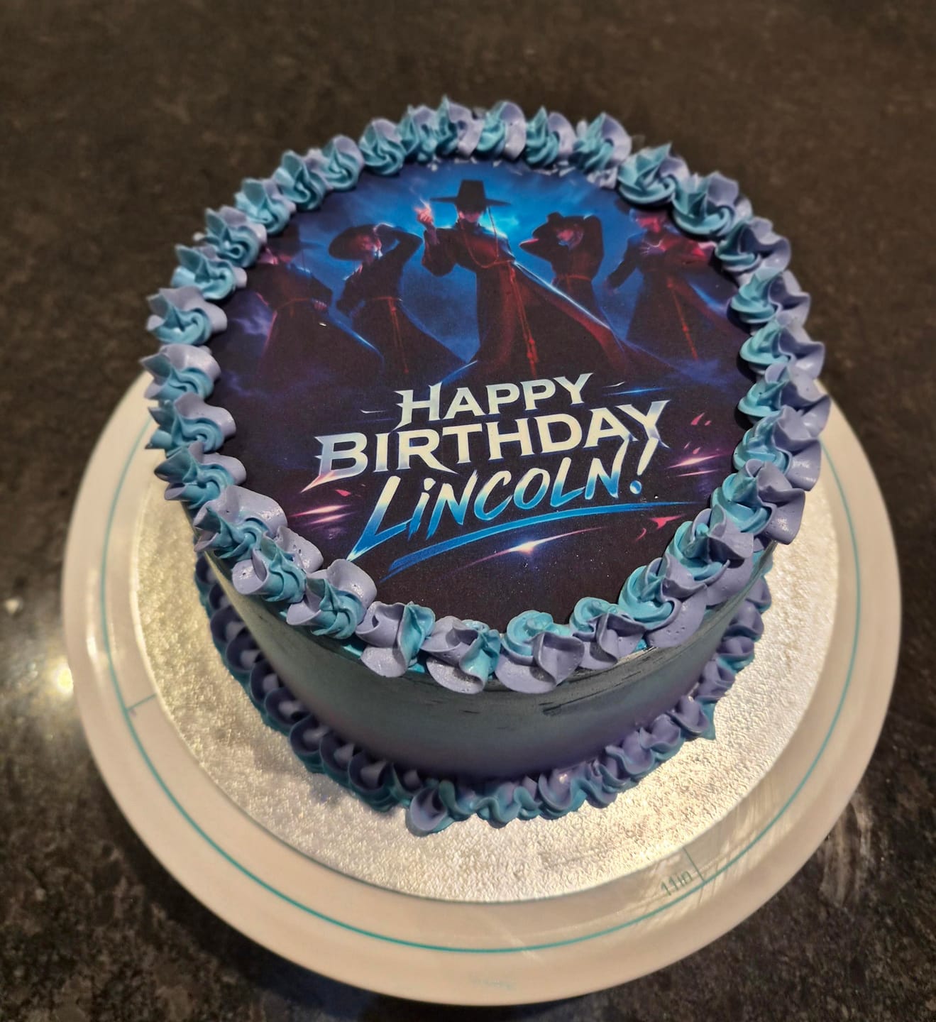 Customer photo review of 15 cm Round Custom Edible Icing Image