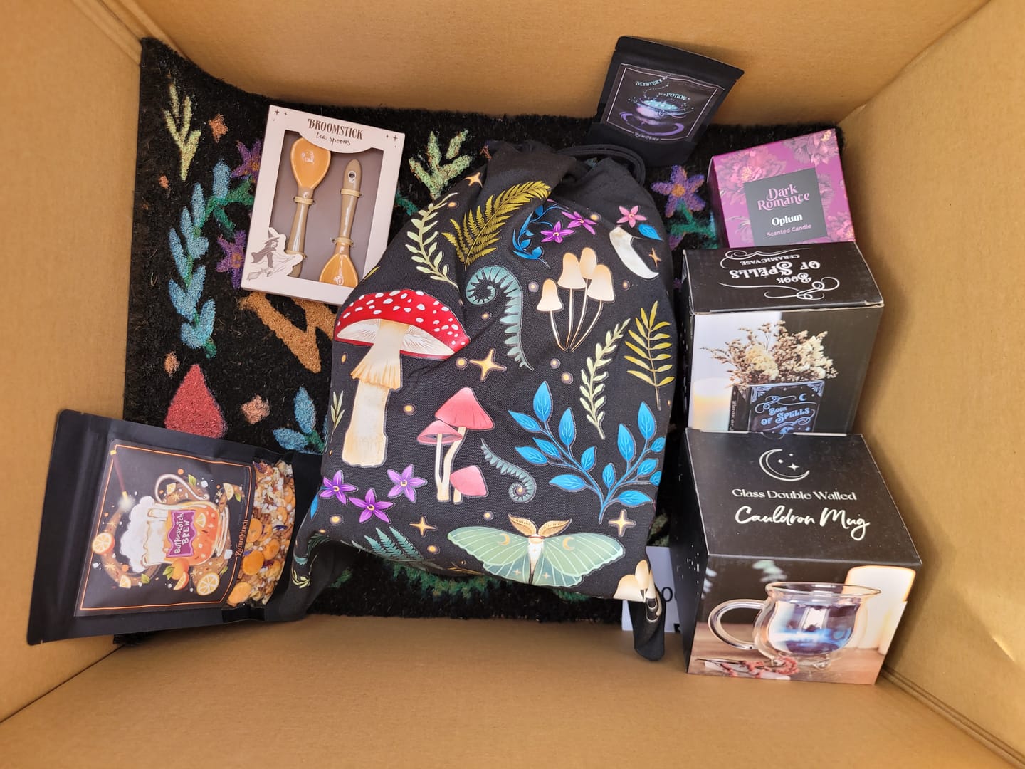 Customer photo review of Witchy Pilz-Fußmatte „Welcome“ – schwarzes Waldmotiv für deinen Eingang