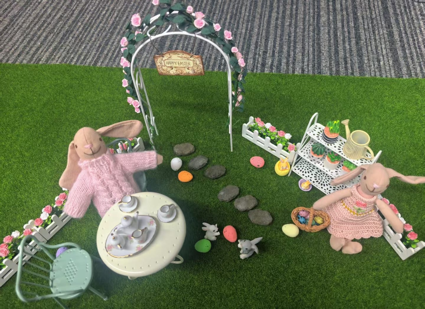Customer photo review of Limited Edition Easter Bunny Family Garden Egg Hunt Set – 1:12 Scale Dollhouse Miniature Story-Box