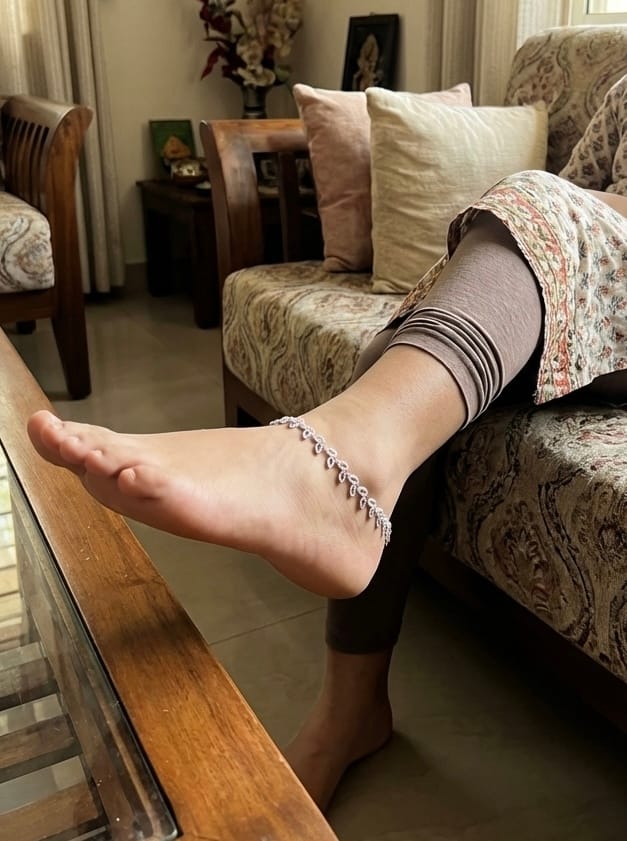 Customer photo review of Celestial flora silver anklet for women