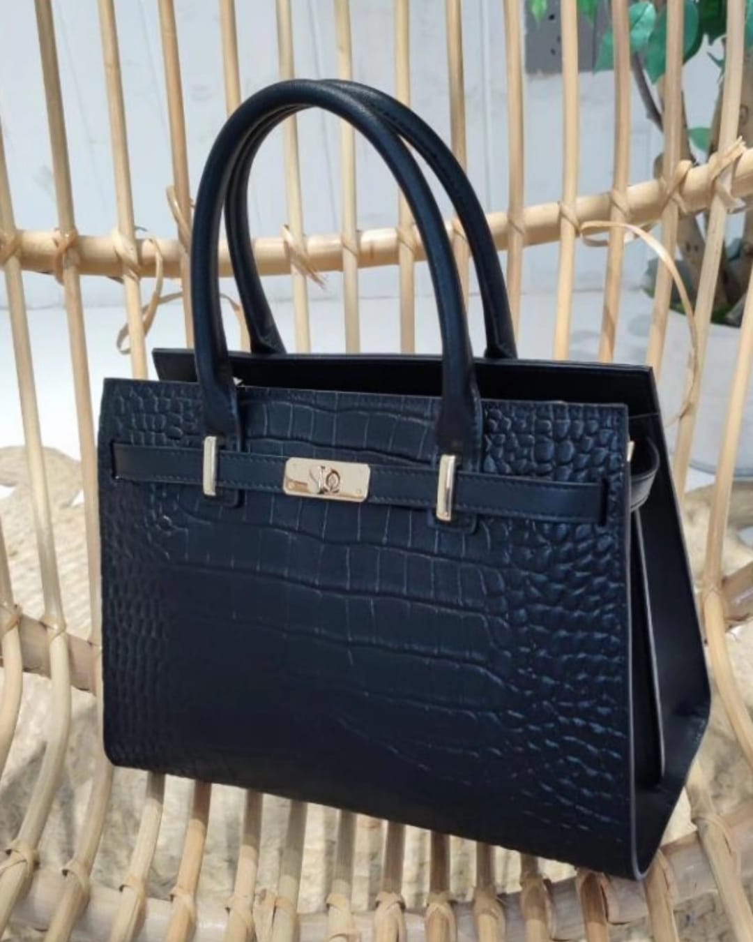 Customer photo review of Tang Red 27 Obsidian Crocodile-Embossed Tote