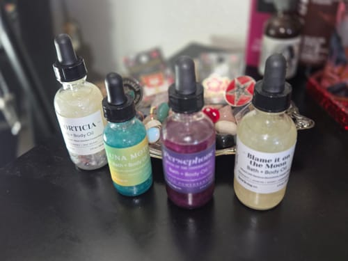 Customer photo review of MORTICIA Bath & Body Oil