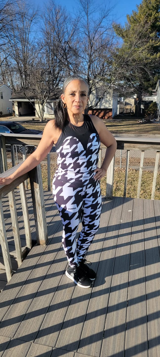 Customer photo review of Zumba Amour Z-Lift High Neck Crop Tank