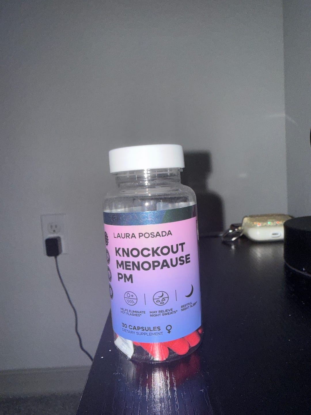 Customer photo review of Knockout Menopause PM | Alivio Natural para Sudores Nocturnos, Ansiedad y un Sueño Reparador