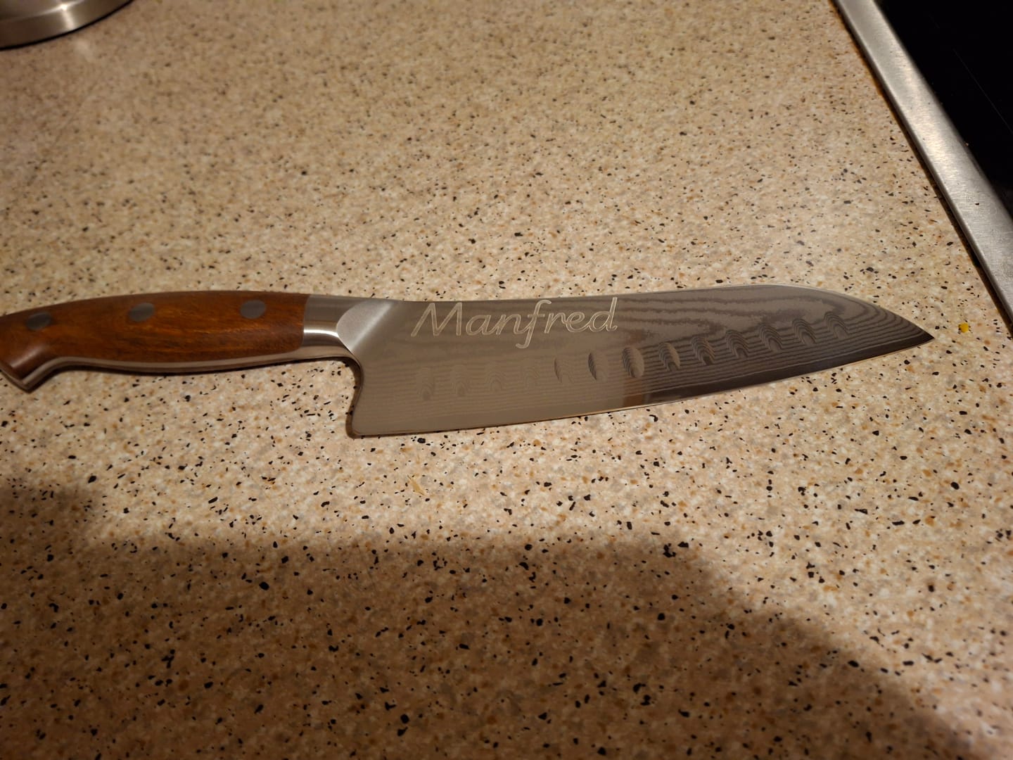 Customer photo review of Personalisierbares  Premium Damast Santoku Red Wood
