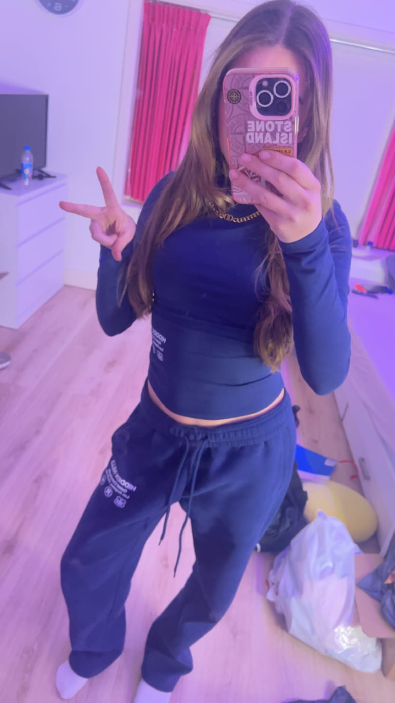 Customer photo review of LABEL LONGSLEEVE TOP NAVY