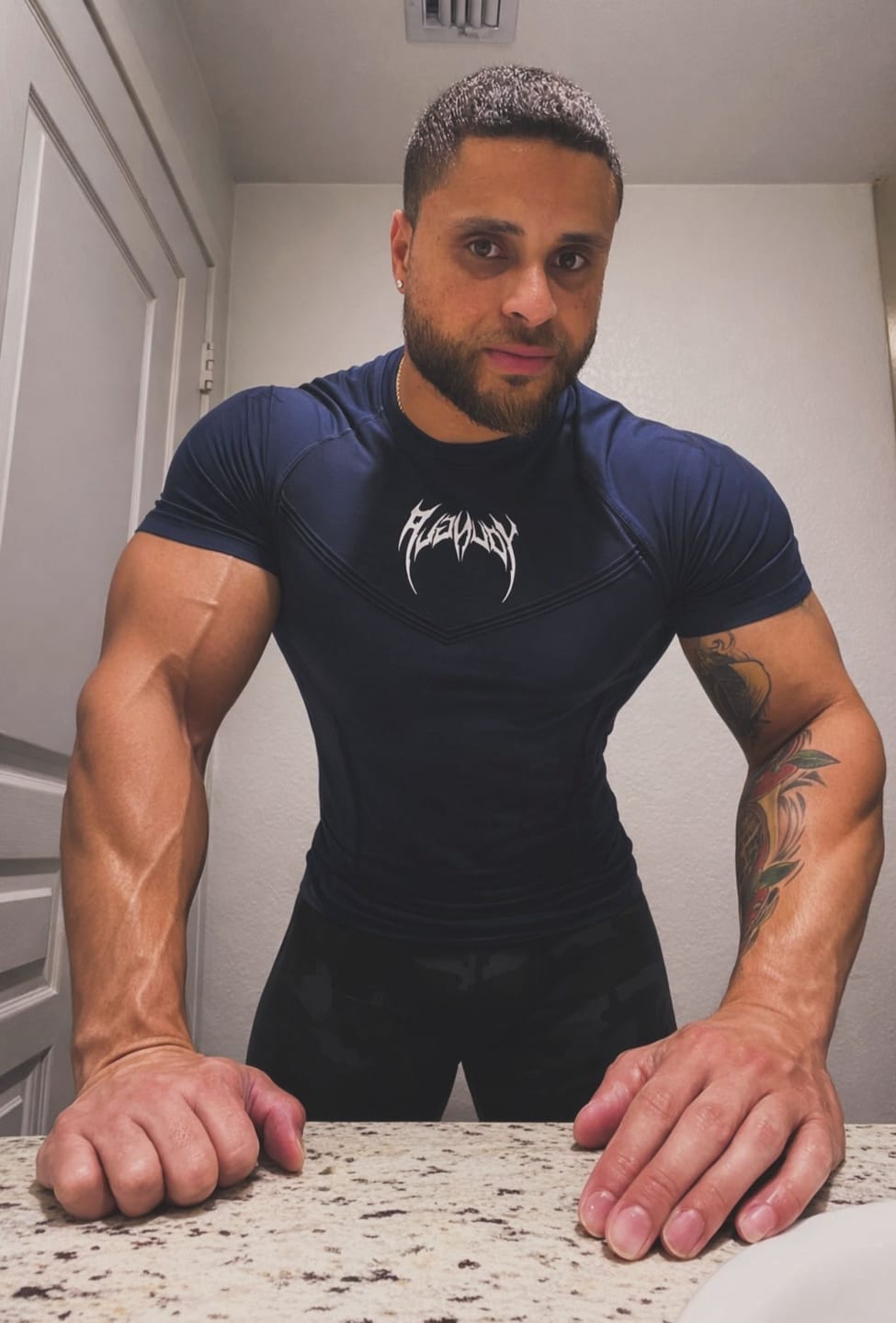 Customer photo review of 1022 - Staple Shorts 4.5"