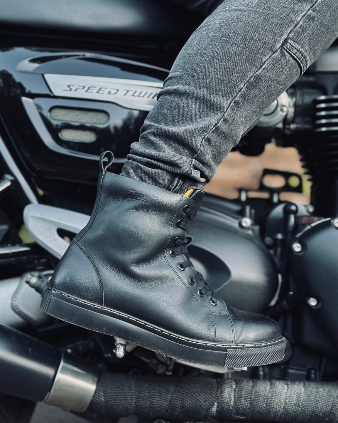 Customer photo review of esc: men's riding sneakers black