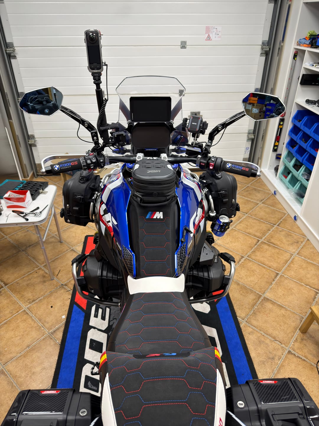 Customer photo review of LOBOO DESERT Magnetic Tank Bag - Quick Release | Multi-functional