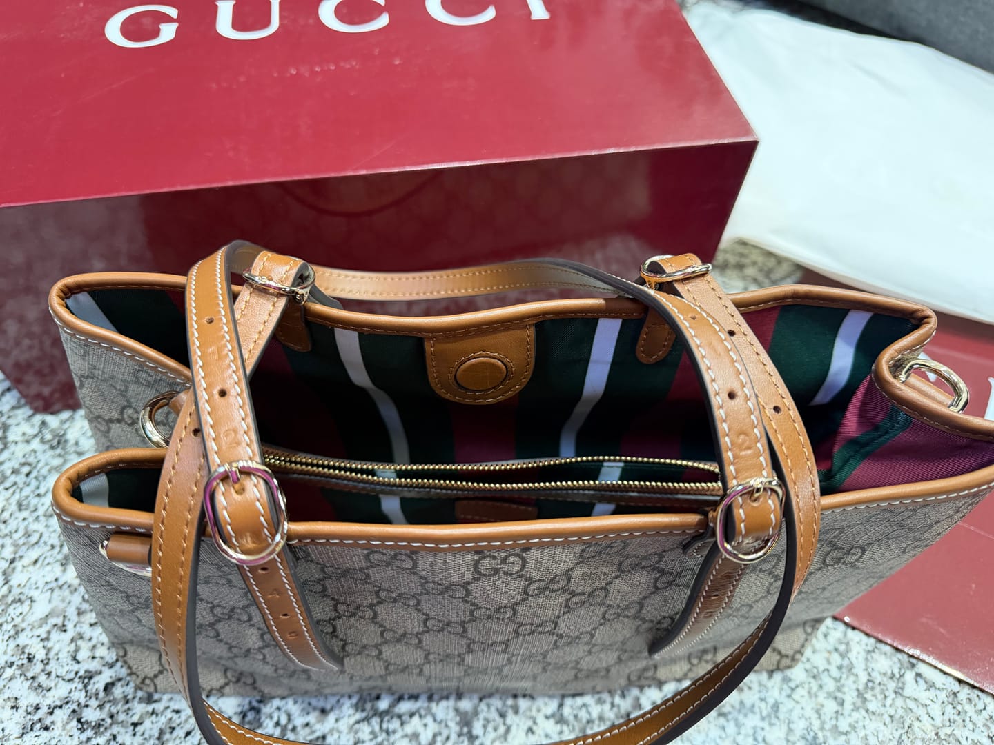 Customer photo review of GU EMBLEM MEDIUM