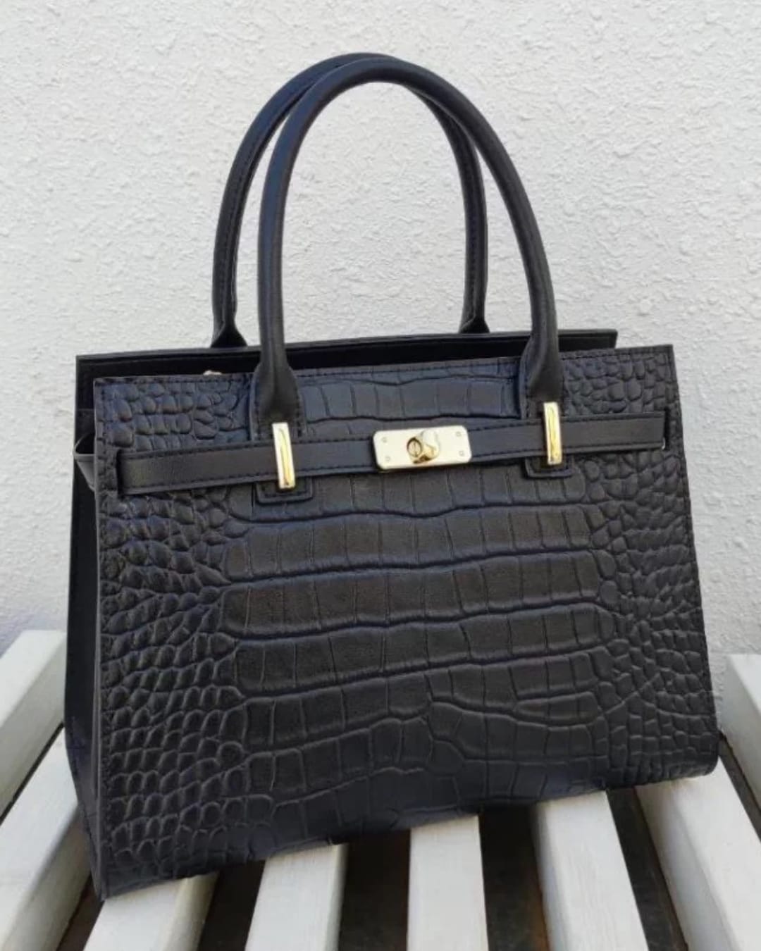 Customer photo review of Tang Red 27 Obsidian Crocodile-Embossed Tote