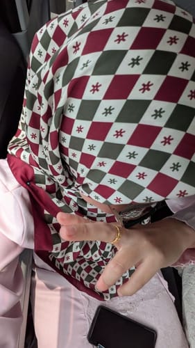 Customer photo review of Monogram Square (Burgundy)