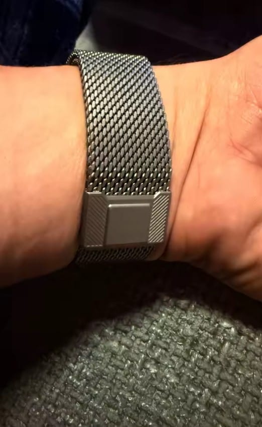 Customer photo review of Ultra Classic Milanese Loop Strap for Apple Watch