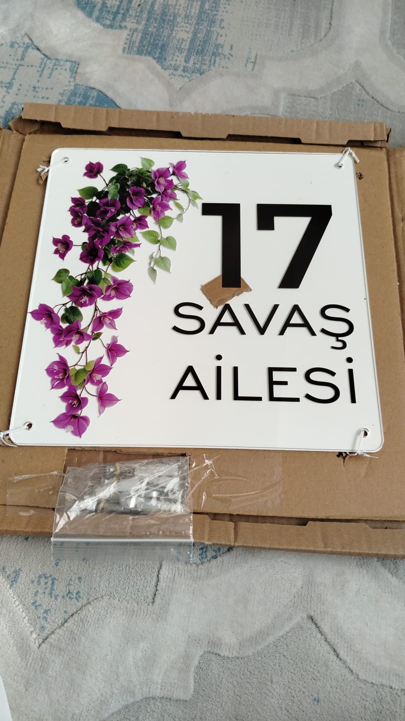 Customer photo review of Kişiye Özel Mor Sarmaşık Çiçekli Kapı İsimliği