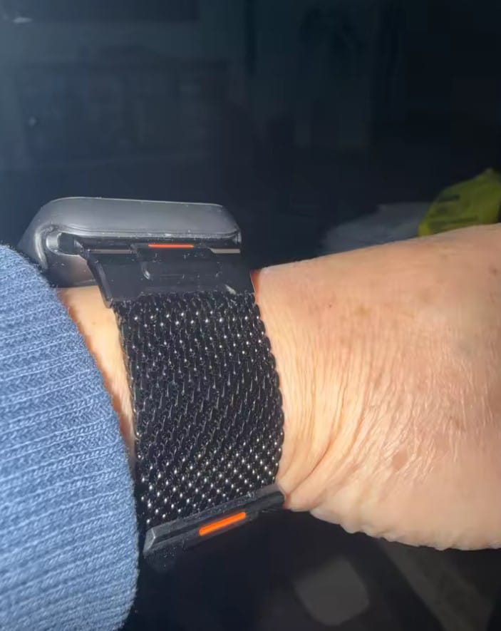 Customer photo review of Ultra Classic Milanese Loop Strap for Apple Watch