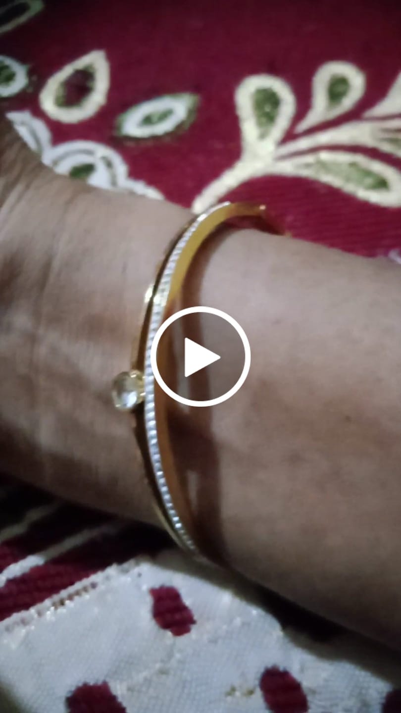 Customer video review of Women's Exquisite 18K Gold-Plated Bracelet with Stones