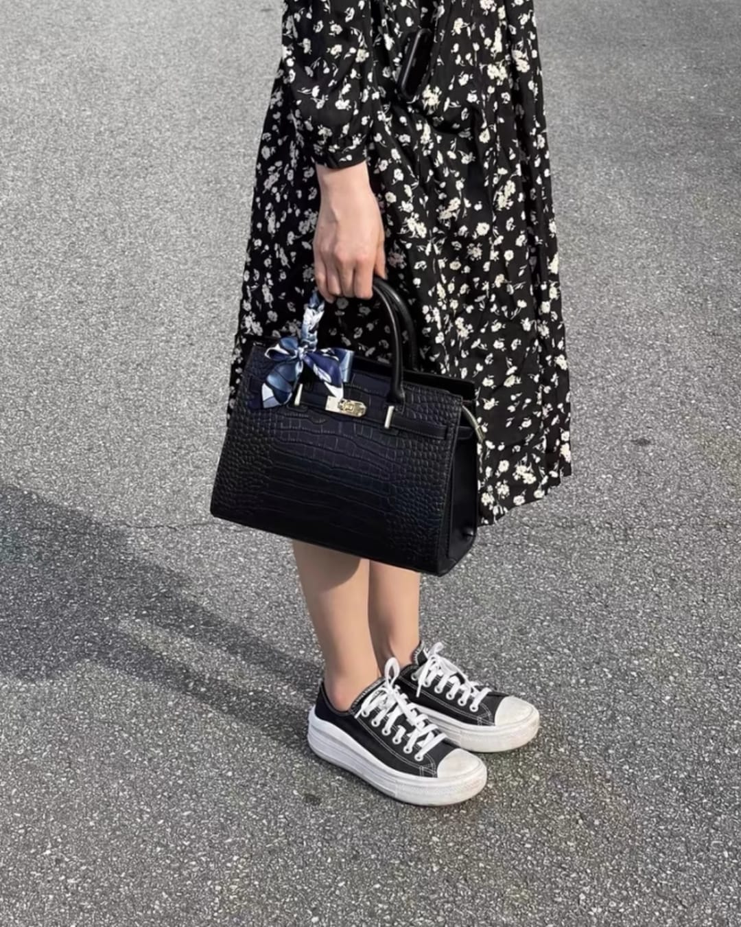 Customer photo review of Tang Red 27 Obsidian Crocodile-Embossed Tote