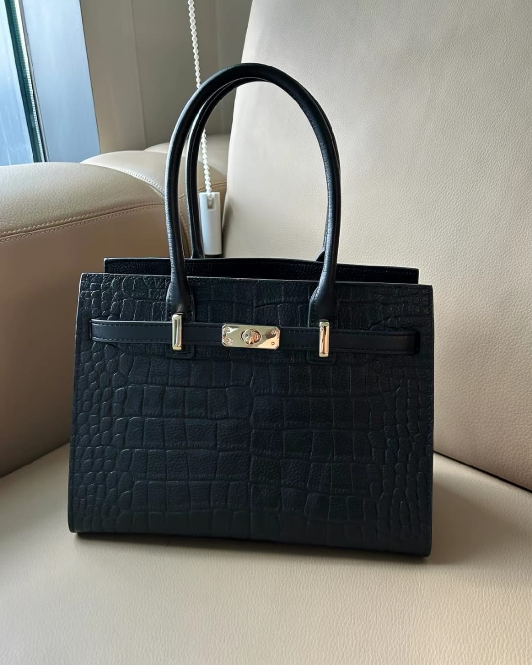 Customer photo review of Tang Red 27 Obsidian Crocodile-Embossed Tote