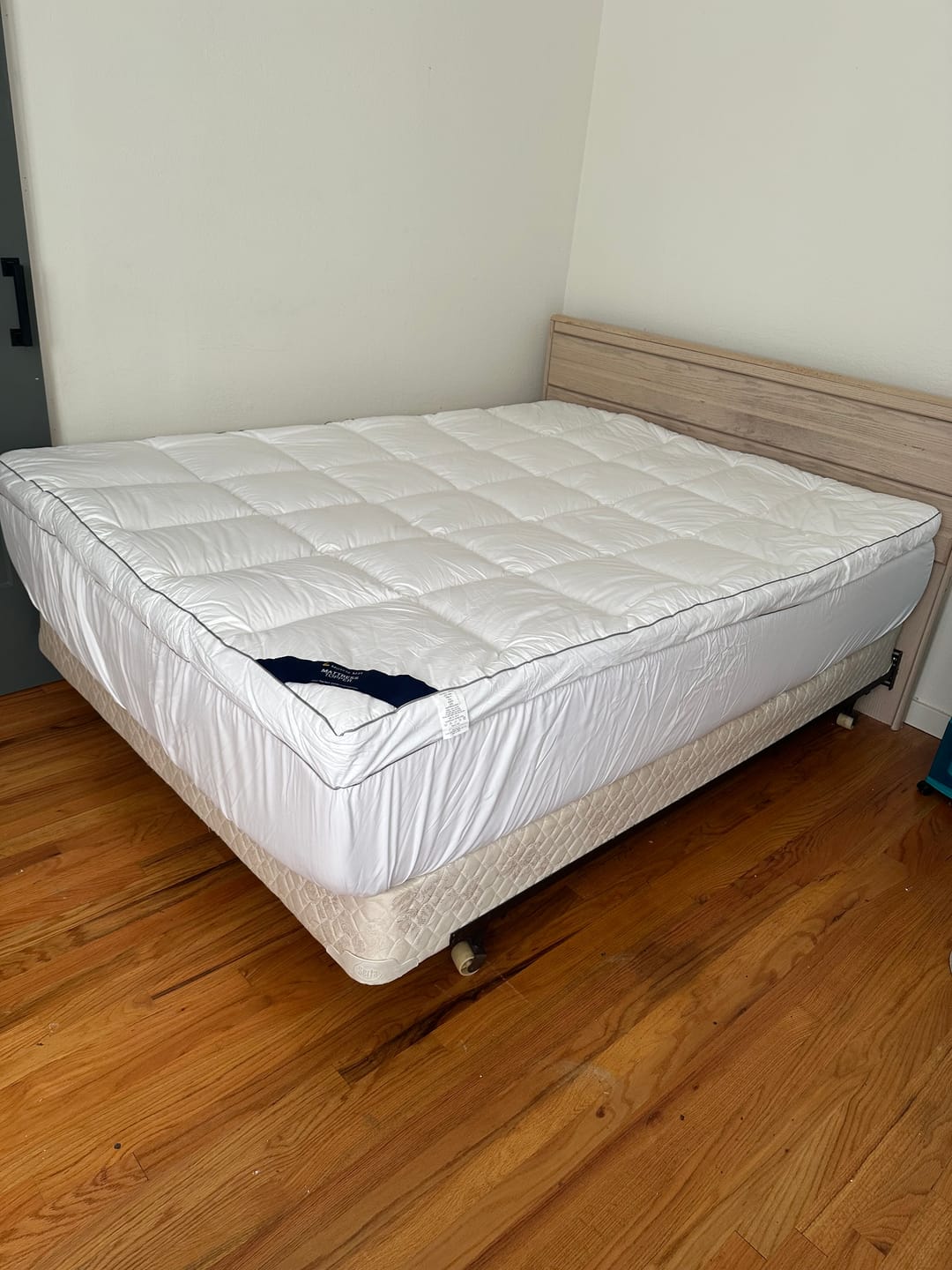 Customer photo review of Muscle Mat Luxury Mattress Topper - 4 Inches Thick