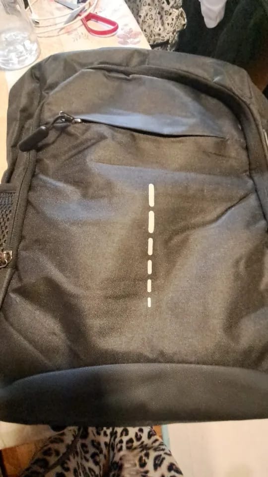 Customer photo review of Mochila Para Portátil 15.6" (USB)
