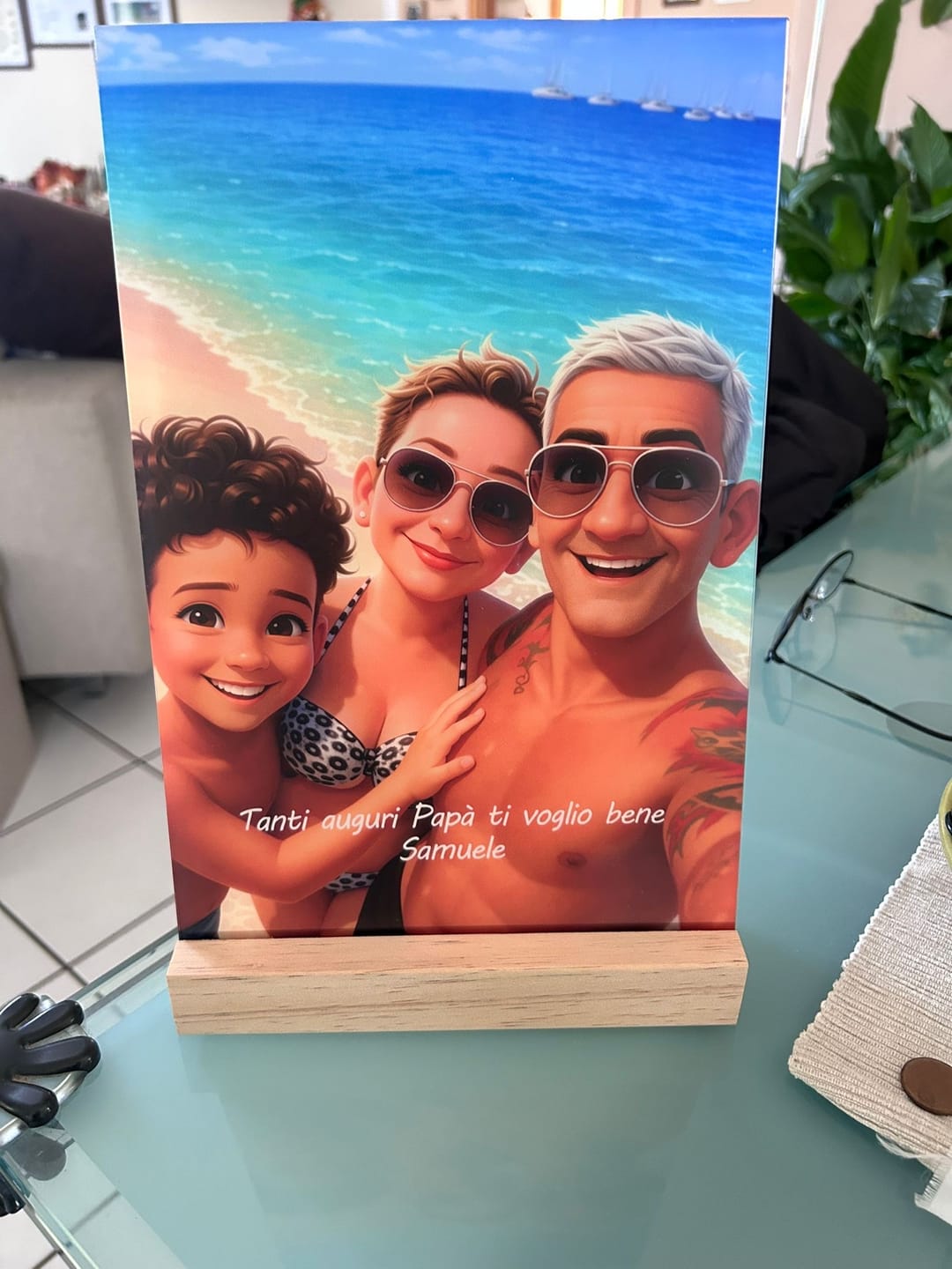 Customer photo review of Cartoon Love – Espositore in acrilico personalizzato con effetto cartoon per papà e famiglia