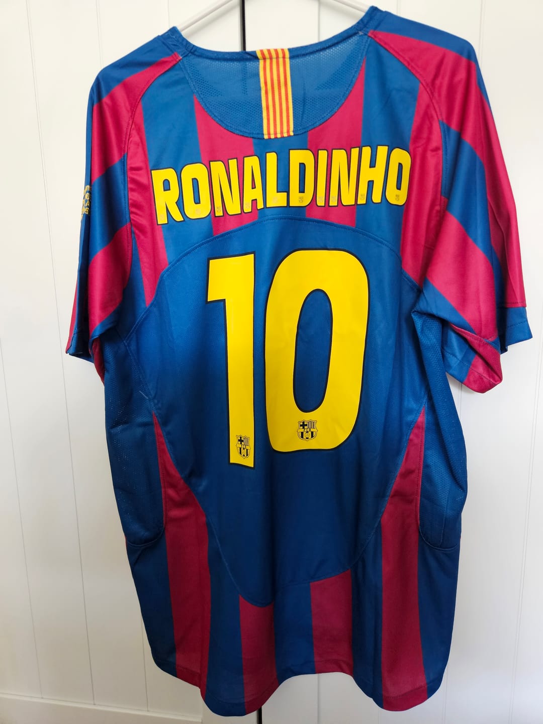 Customer photo review of Ronaldinho Gaucho Barcelona 2006 Final Retro Short Sleeve Football Jersey