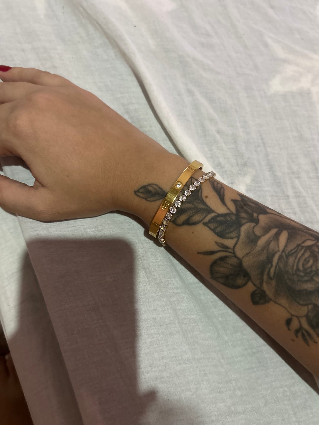 Customer photo review of Pulseira Riviera Banhada em Ouro 18k
