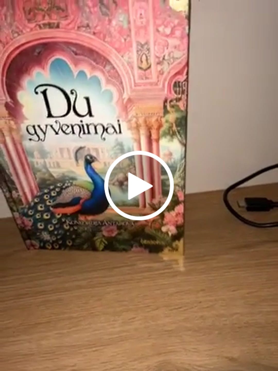 Customer video review of Du gyvenimai: kultinis dvasinės literatūros šedevras – riboto tiražo kolekcinis leidimas + galimybė personalizuoti + metalo kampai + spalvota puslapių briauna