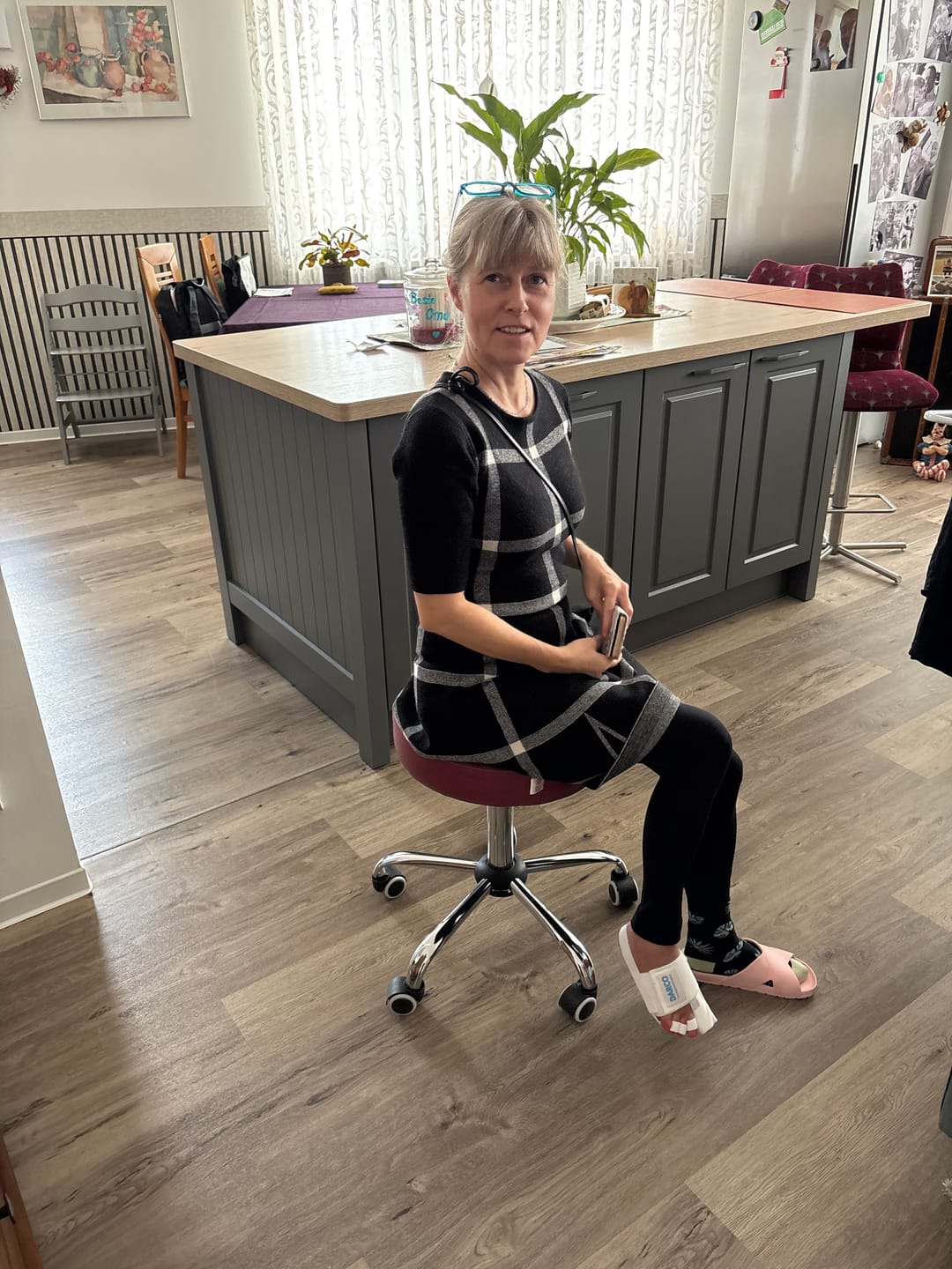 Customer photo review of Zen Rollhocker aus Chrom