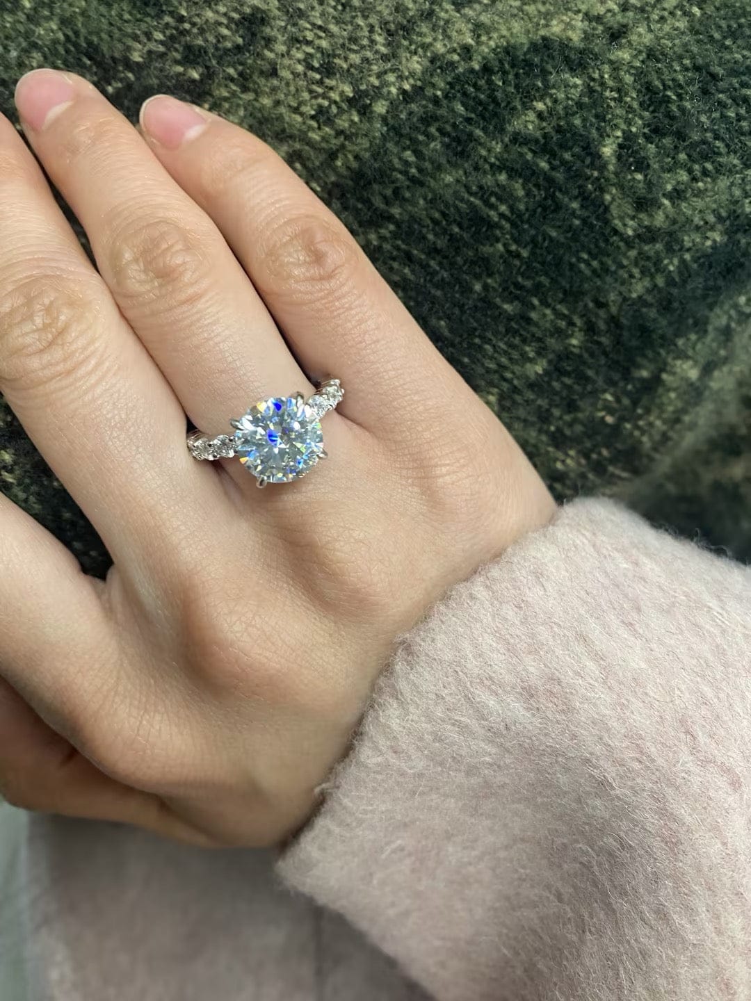 Customer photo review of Rodiffy Moissanite 2.0Ct~4.0 Ct Round Engagement Ring -4 Prong Setting