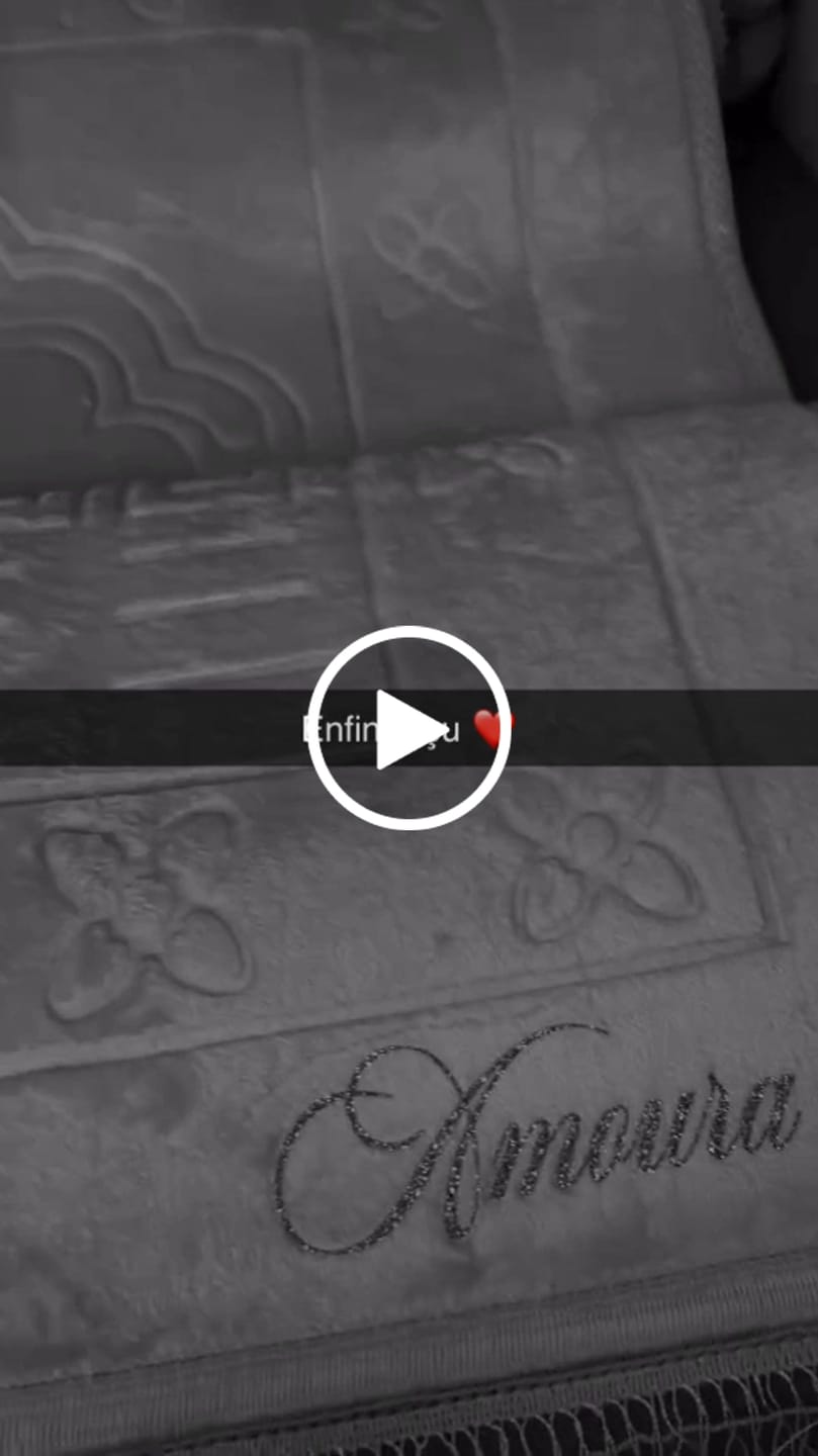 Customer video review of Tapis de prière épais à personnaliser crème