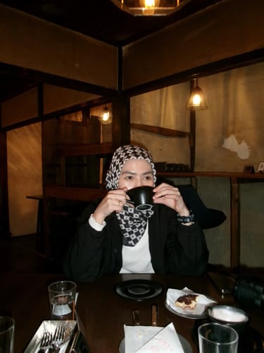 Customer photo review of Monogram Square (Black)