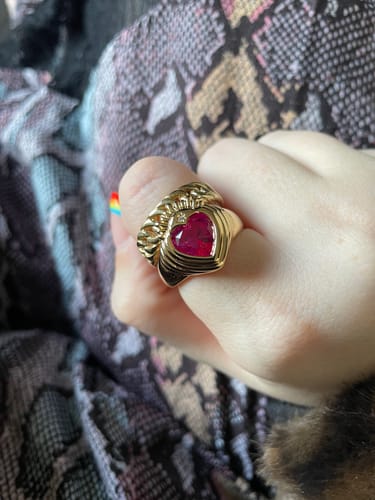 Customer photo review of Queen of Hearts Ring Gold