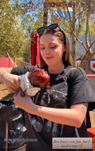 Customer photo review of Virtus Oversized Tee