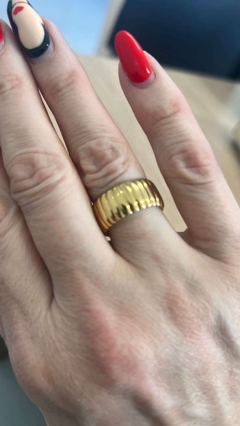 Customer photo review of Ameli Ring