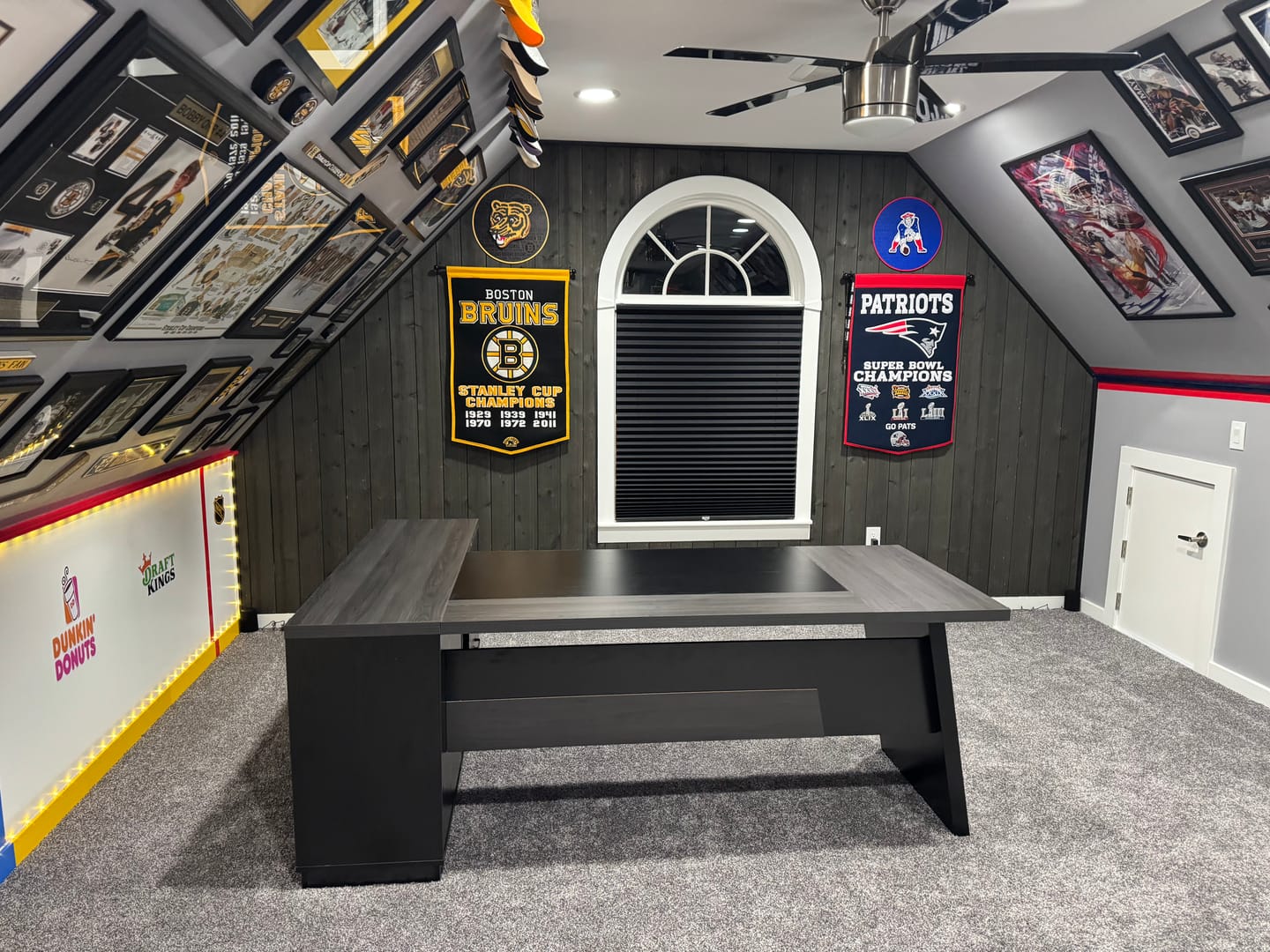 Customer photo review of New England Patriots CRAFT SERIES 3D Embossed Metal Wall Art