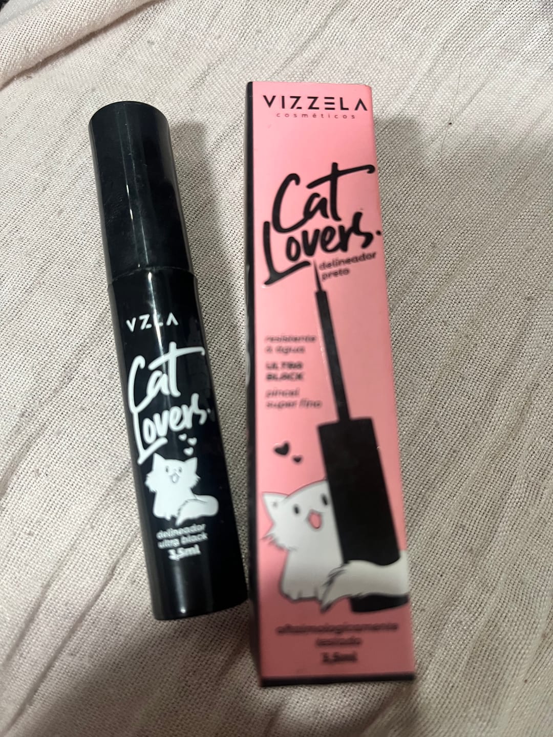 Customer photo review of Delineador Preto - Cat Lovers - Vizzela