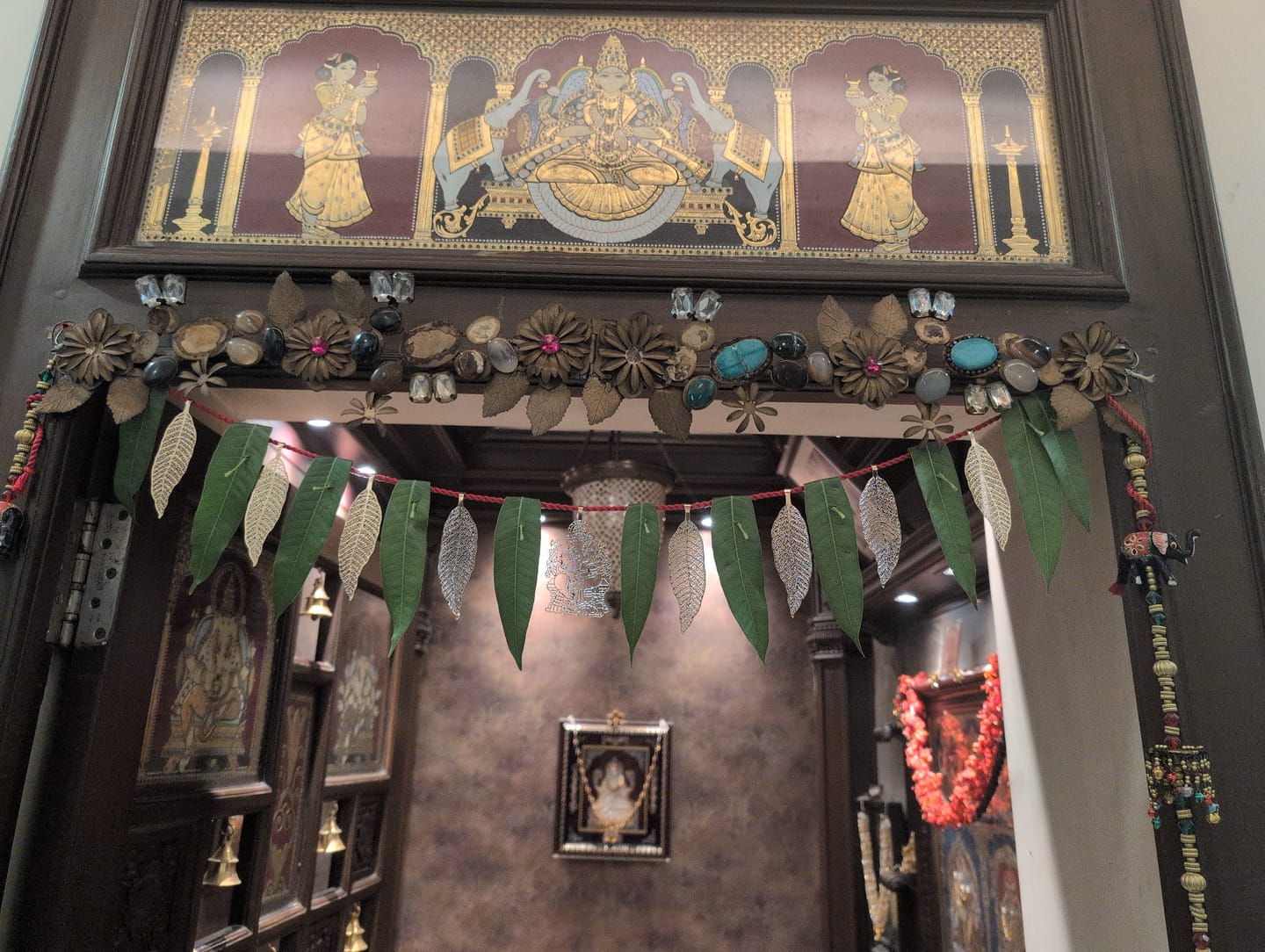 Customer photo review of Decorative Door Hanging Leaf Brass