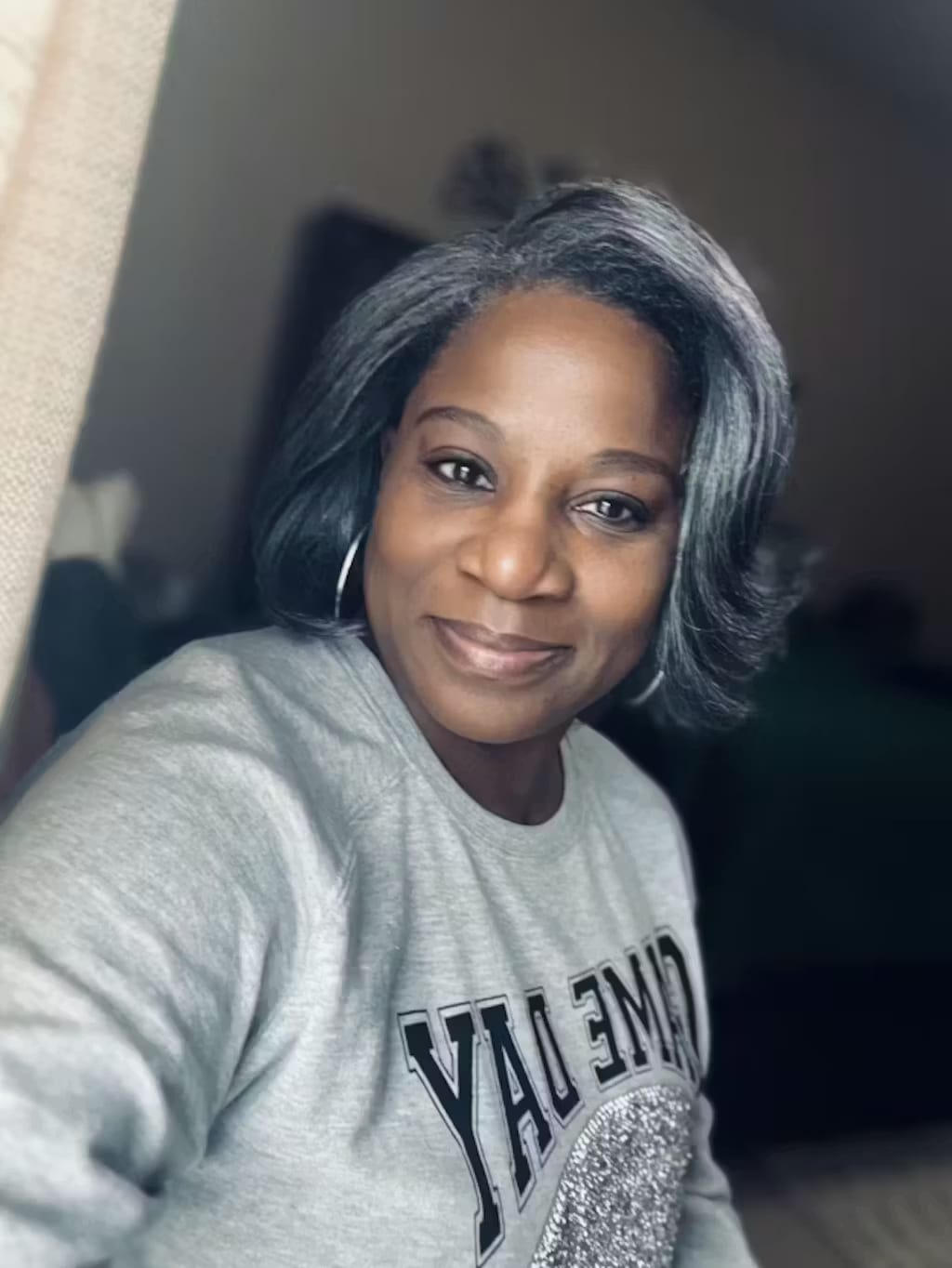 Customer photo review of Luvwin 5x5 Salt And Pepper Glueless Gray Color Pre-Cut Lace Layered Cut Straight Bob Wig 100% Human Hair
