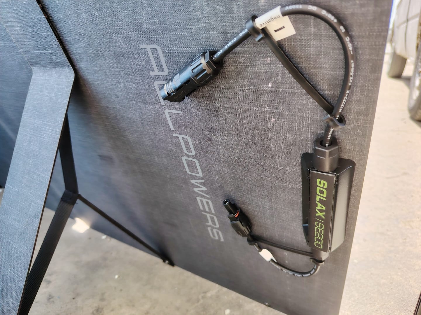 Customer photo review of ALLPOWERS SOLAX SE200 Solar Panel 200W