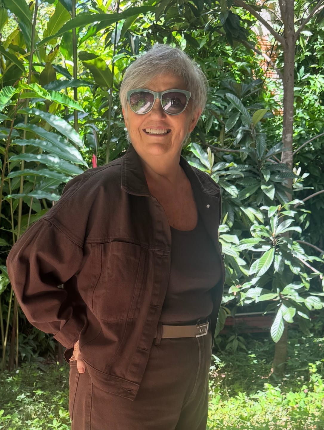 Customer photo review of Jaqueta Jeans Oversized Andiroba Marrom Escuro
