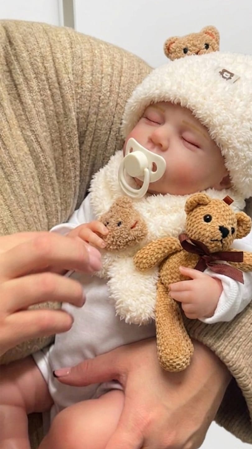 Customer photo review of Ruby - Lifelike Sleeping Reborn Baby Doll (20")