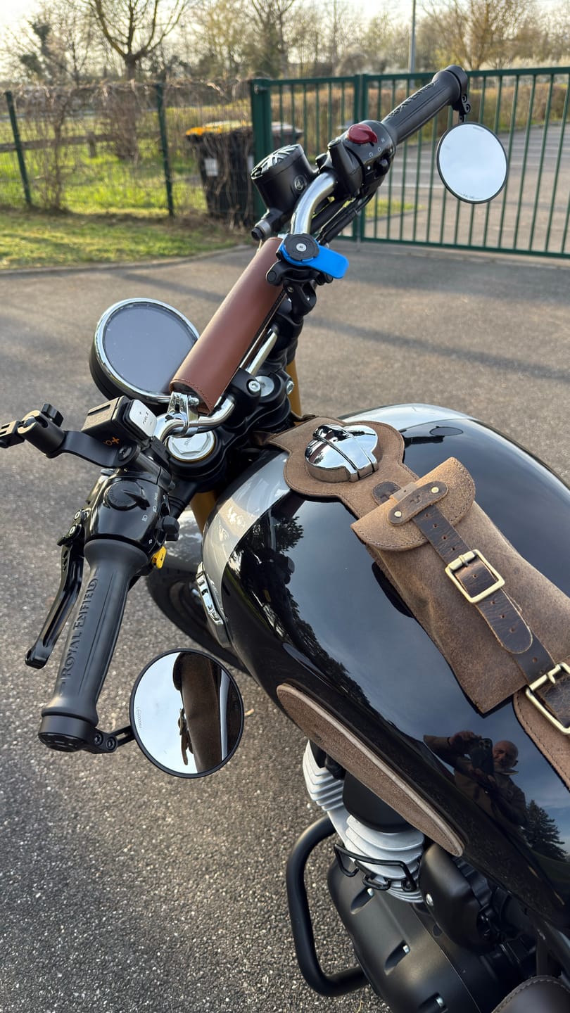 Customer photo review of interceptor/gt/bear 650: moto exclusive tank strap
