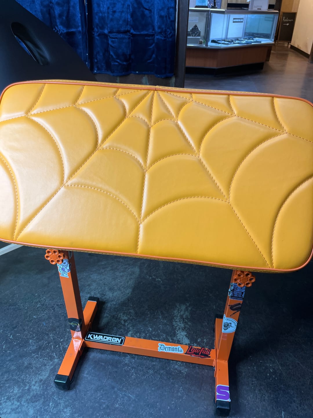 Customer photo review of Original Tattoo Armrest XXL FAT BOY - pillow size 70x37cm