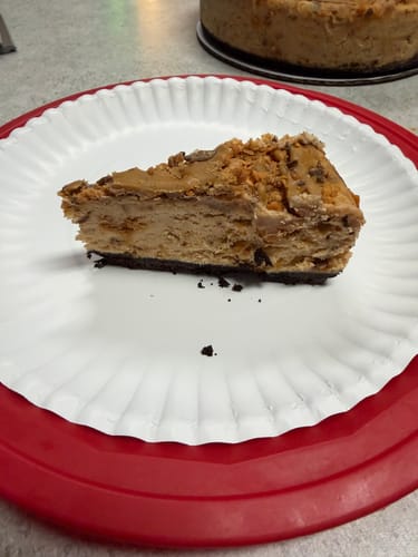 Customer photo review of Peanut Butter Butterfinger Cheesecake