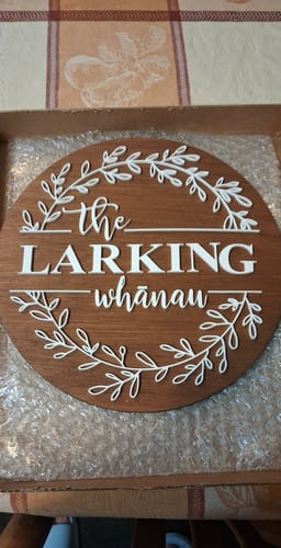 Customer photo review of Wreath Family Name Round