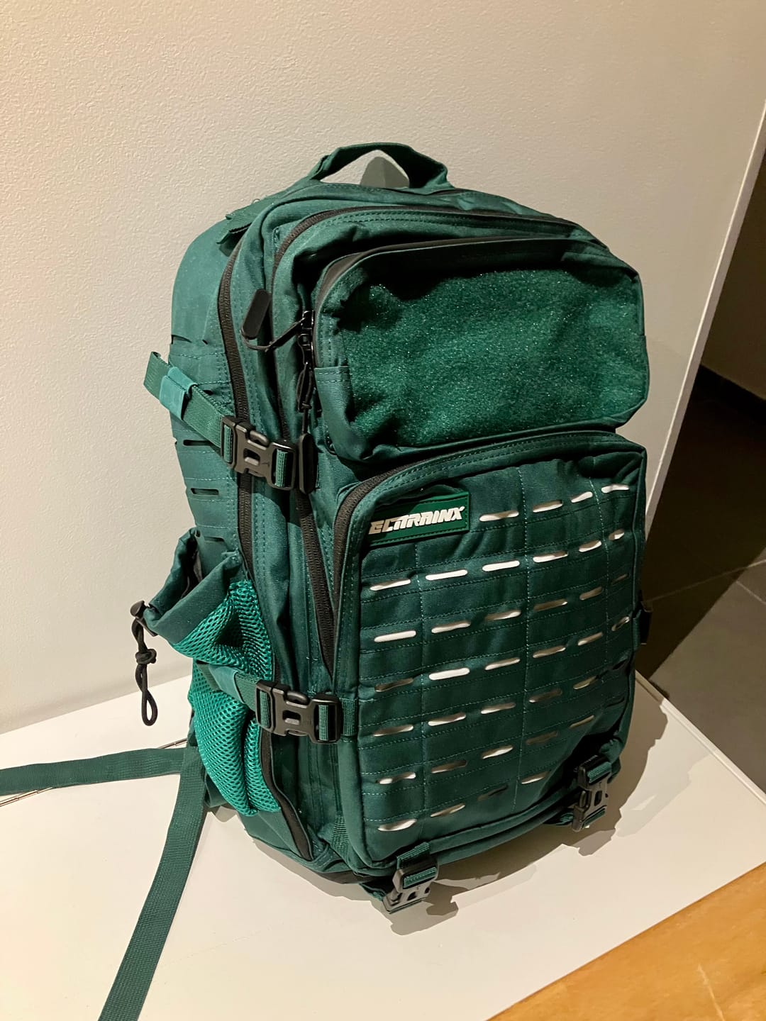 Customer photo review of Mochila Táctica V2 45L All In Dust Green