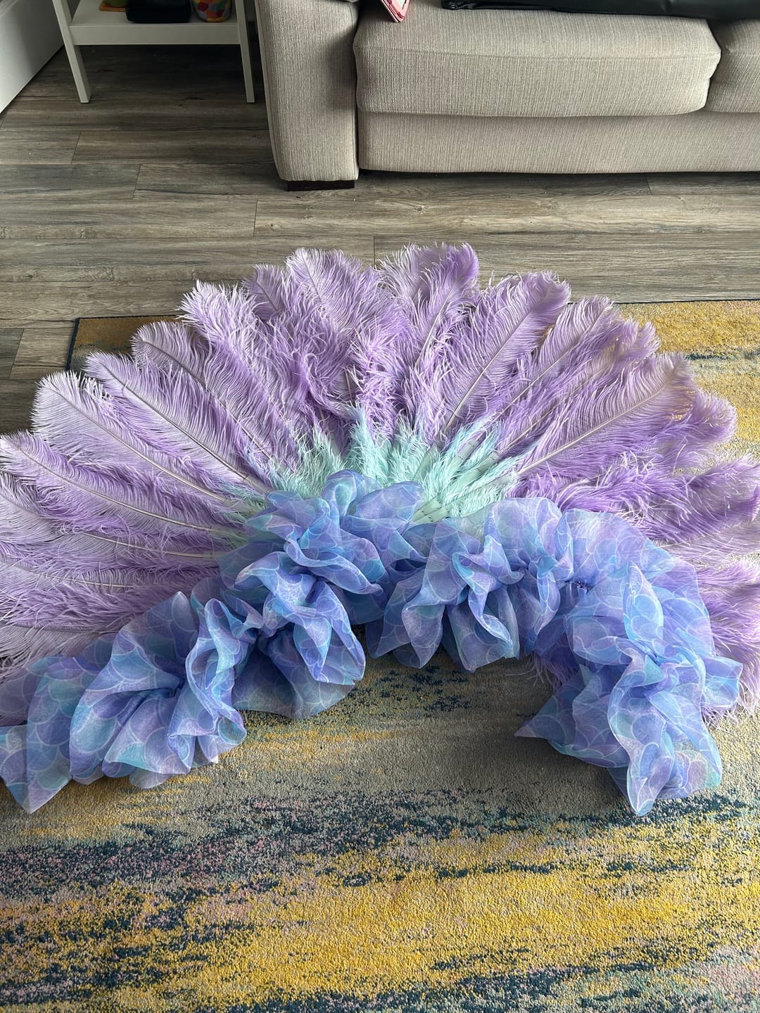 Customer photo review of Mix custom U/D layers color 2 layers Ostrich Feather Fan 30"x 54"