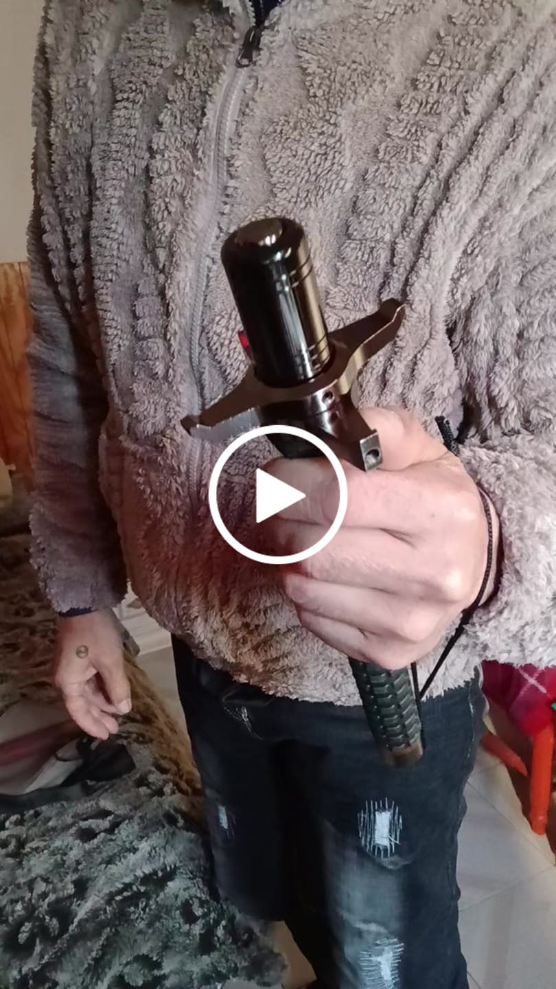 Customer video review of Self-defense blocking baton