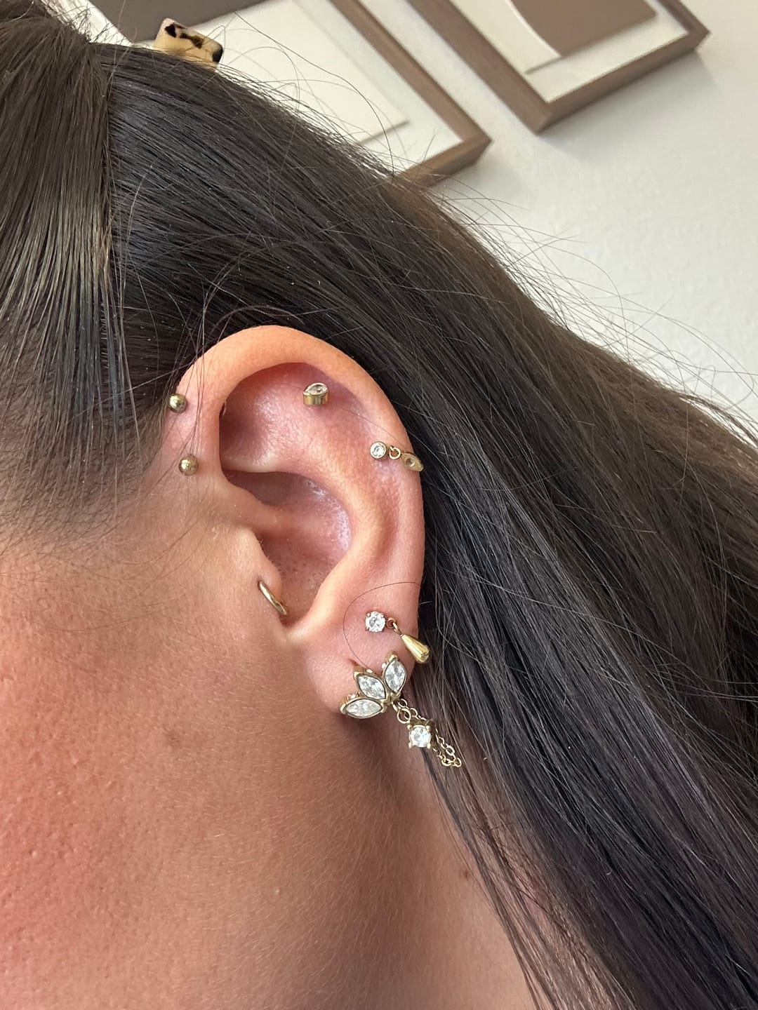 Customer photo review of Limitless Sky Lotus Ohrstecker 14K Vergoldet
